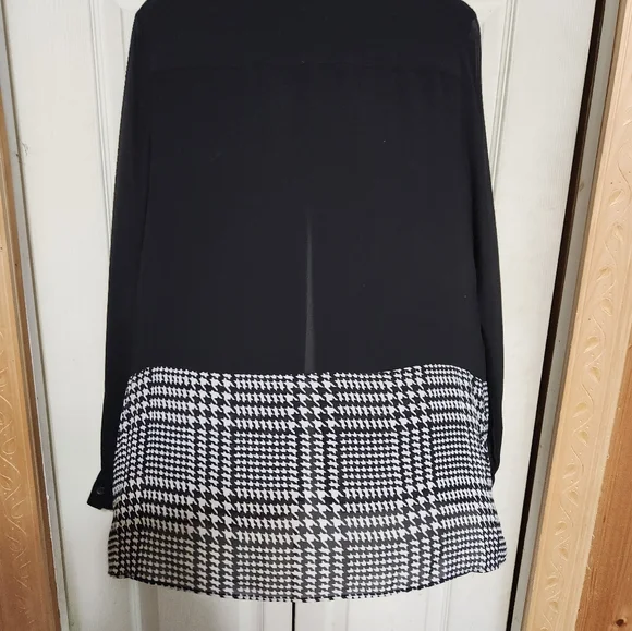 Michael Kors Black and White Button-Up Shirt - Picture 8 of 10